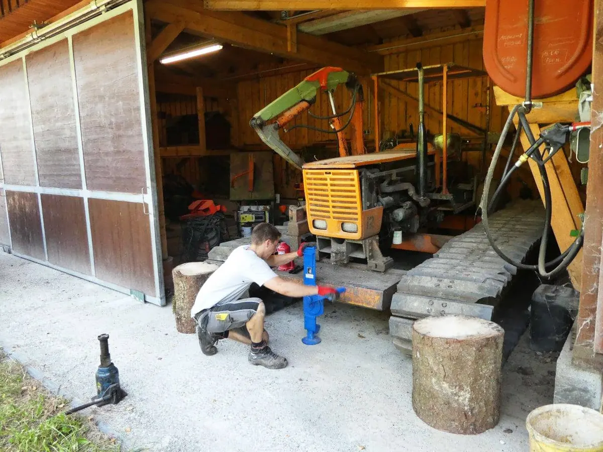 Reparatur der Moorraupe
